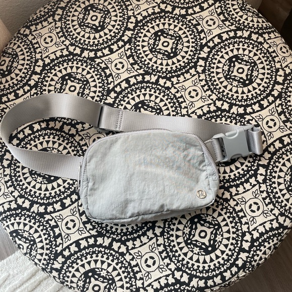 lululemon athletica Handbags - Lululemon belt bag
